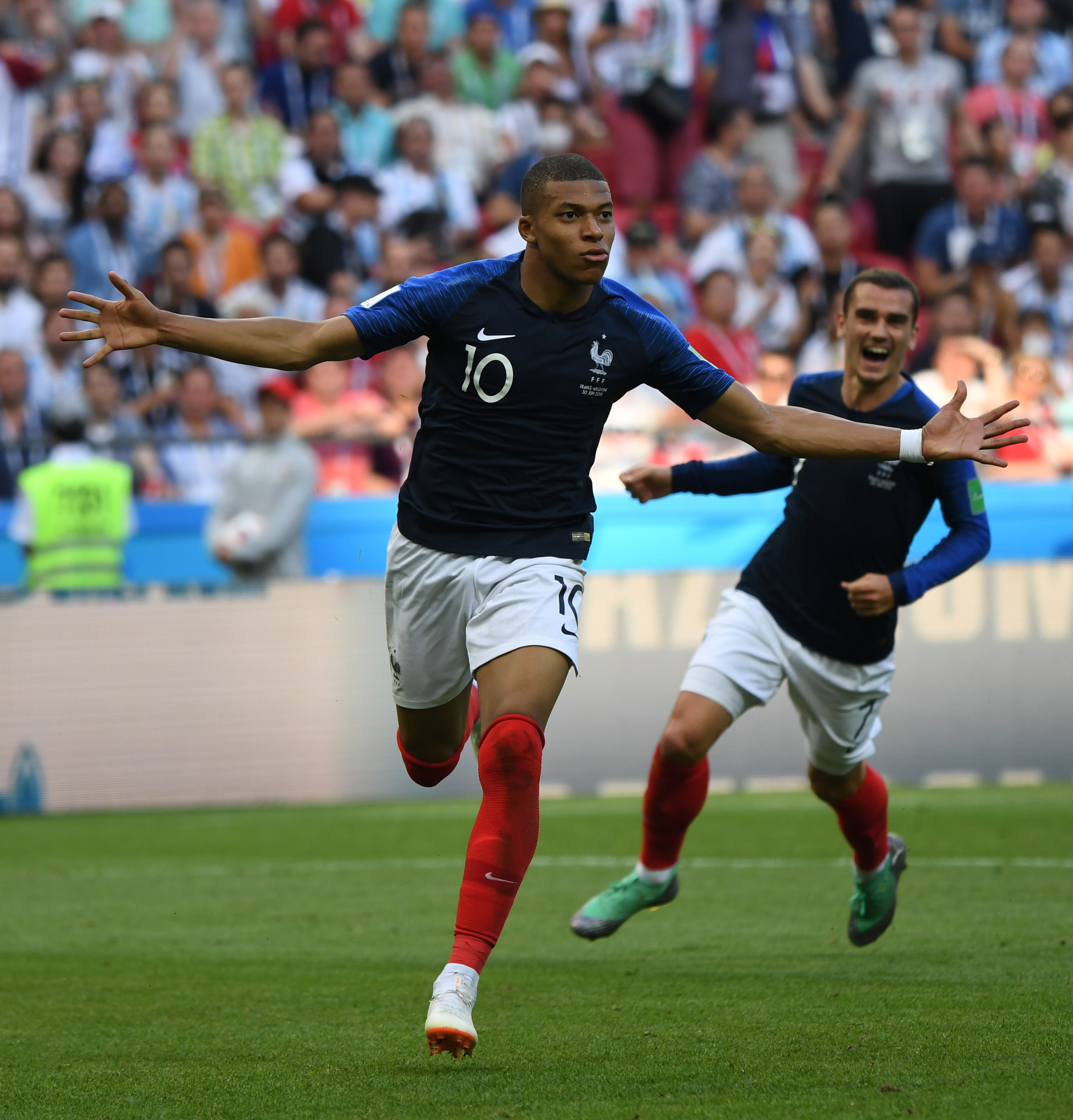 太阳报：阿尔德韦雷尔德参加比利时蒙面歌手后，又参演了电影