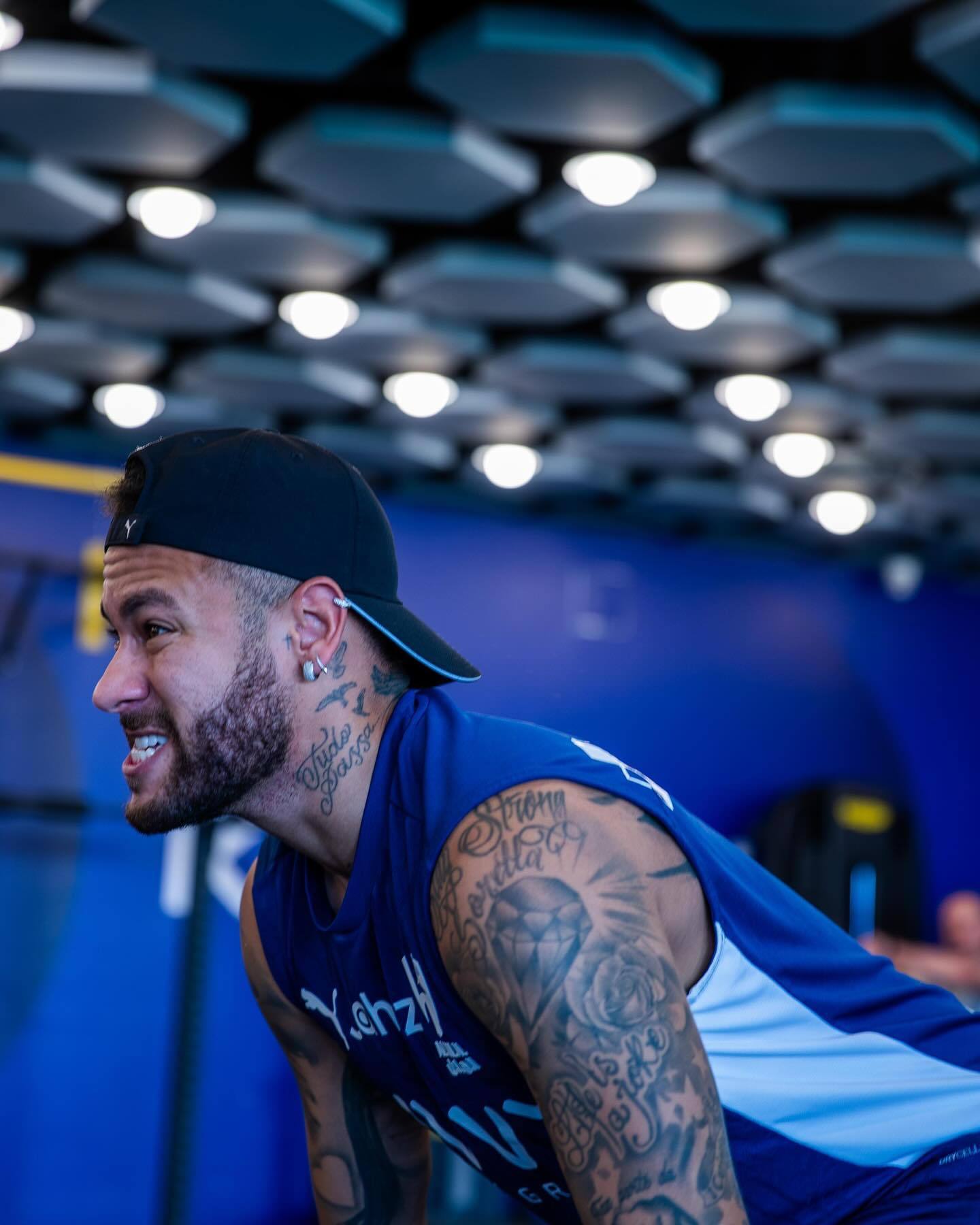 曼城主场战维拉坐拥1神迹 数据示蓝月2-1小胜（曼城主场神纪录加持 预测蓝月2-1险胜维拉）