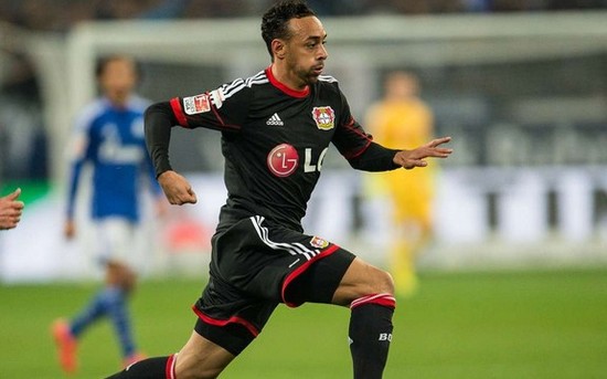 孙悦退役后与妻女定居美国，曾是NBA新星，早年受篮球启蒙，父母支持其篮球之路。