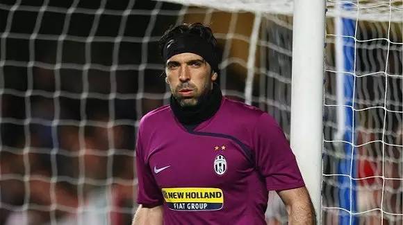 申花发布球队32岁生日海报，却把“32nd”写成“32th”（申花32岁生日海报闹乌龙，32nd被写成32th）