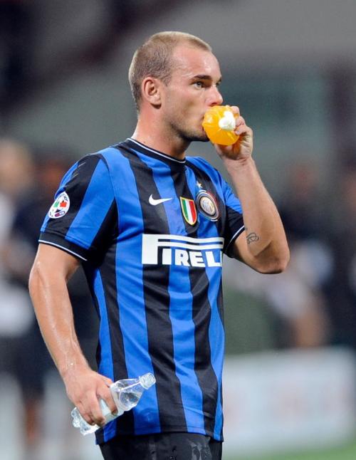 尴尬！夏窗标王伊萨克在英超、欧冠和世欧预皆没打开进球账户（夏窗标王伊萨克陷入进球荒：英超、欧冠、世欧预仍零进球）