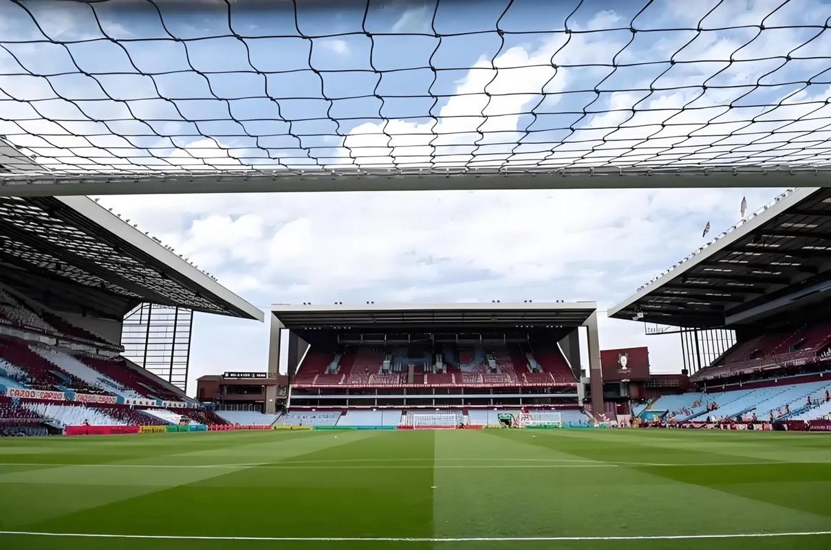 孔蒂：卢卡库的体能不足以支撑他出场，全力争胜是我们的目标（孔蒂：卢卡库体能尚未达到出场要求，我们的目标是全力取胜）