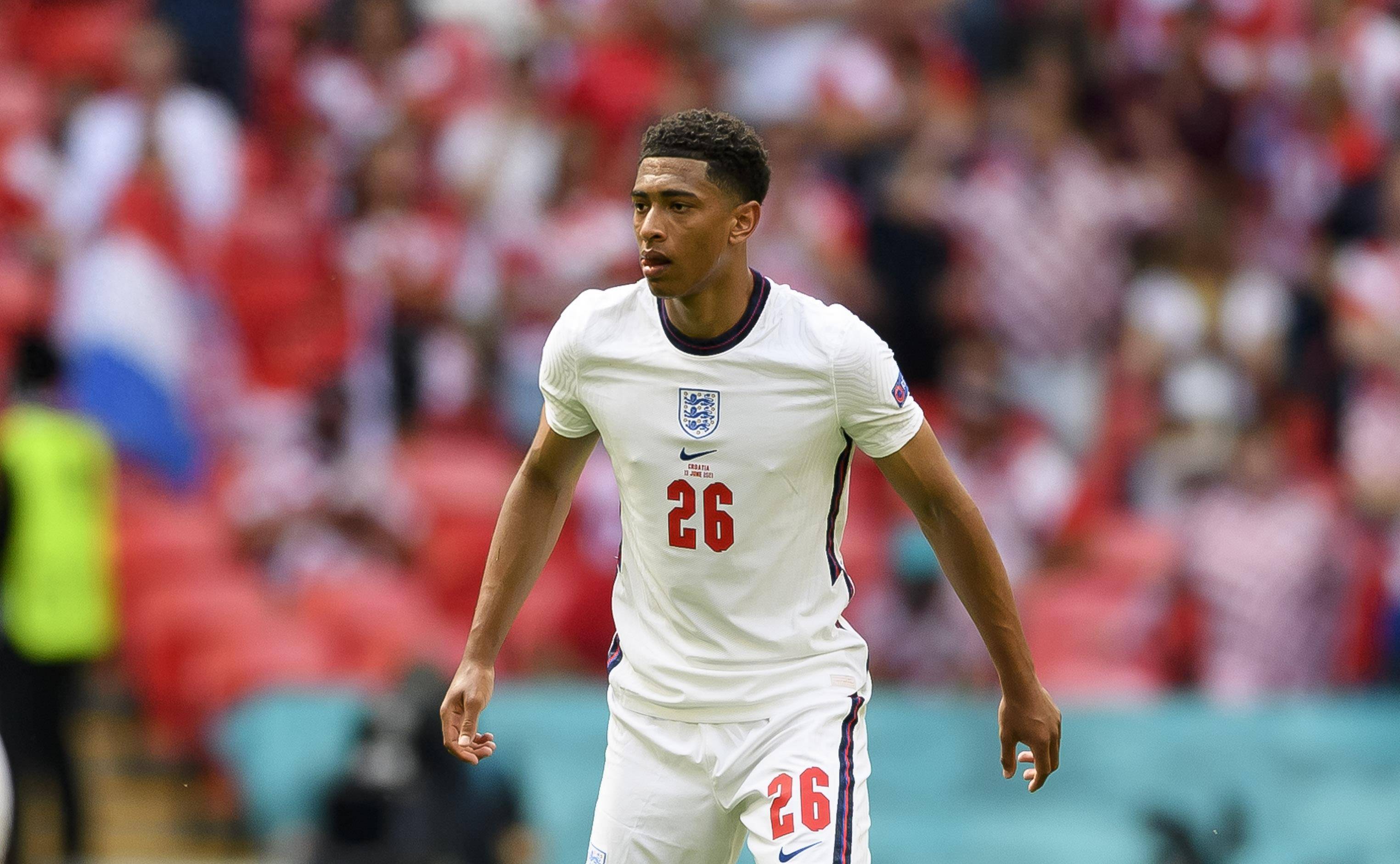 切尔西客战伯恩茅斯首发：帕尔默回归，加纳乔PK塞梅尼奥